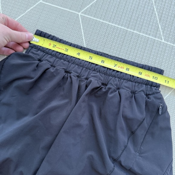 Lululemon Track That Short *5" Sz 2 Black LW7AQES Lined Running Athletic - Picture 6 of 7